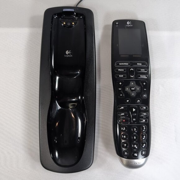 Logitech Harmony One Universal Remote Control Black Charger Base L-LW20 R1Y-17 - Picture 2 of 16